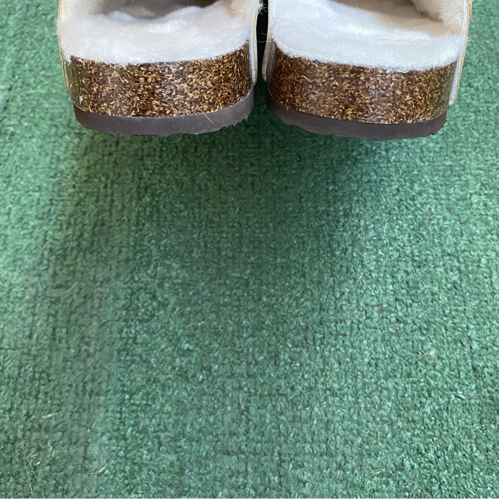 Cream Clogs - Picture 5 of 8